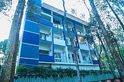 THE LAVISH MOON, Yercaud