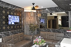 Hotel Midtown, Gandhinagar