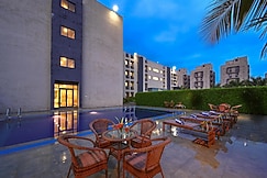 TreeHouse Morina Hotel, Patan