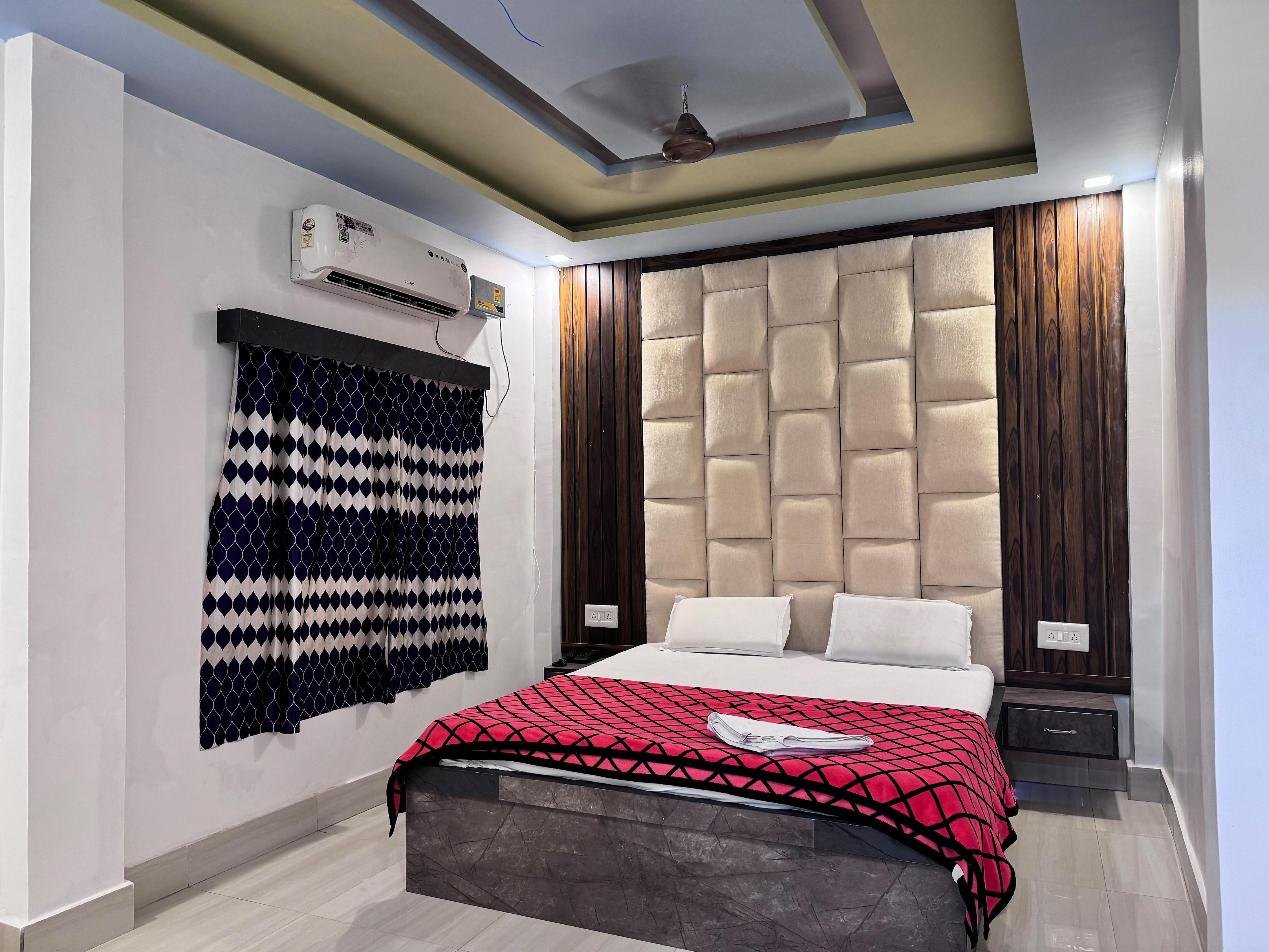 HOTEL NALANDA CITY & RESTURANT - Tap to explore photos