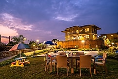 Travalong Yahvi, Trimbak