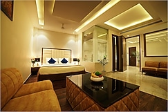 TreeHouse London Street, Amritsar