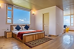 Anubhav Homestay | Valley-view Suite, Kufri