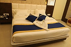 RRC Hotel, Mahoba