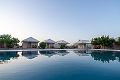 Desert Fortune Resort | Swimming Pool & Safaris, Jaisalmer
