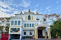 Rang Mahal Resort, Champa