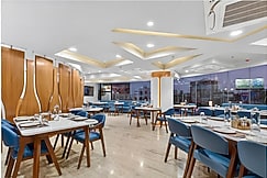 Playsales Rooms To Go, Vadodara