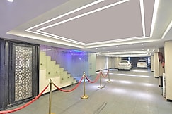 Hotel Oak Plaza Near Connaught Place & NDLS Station, Delhi