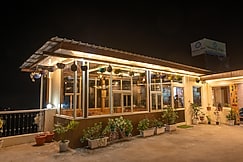 Shining hills by Lawrence Hotels, Mussoorie