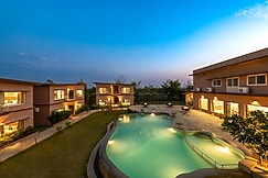 Goldmark Resort Churna in Satpura National Park, Parasia