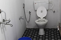 Mountain Palm Patnem Beach, Gokarna