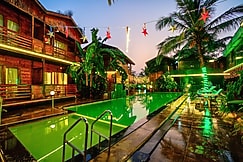 Aqua Marina Beach Cottages | Pool & Cafe, Goa