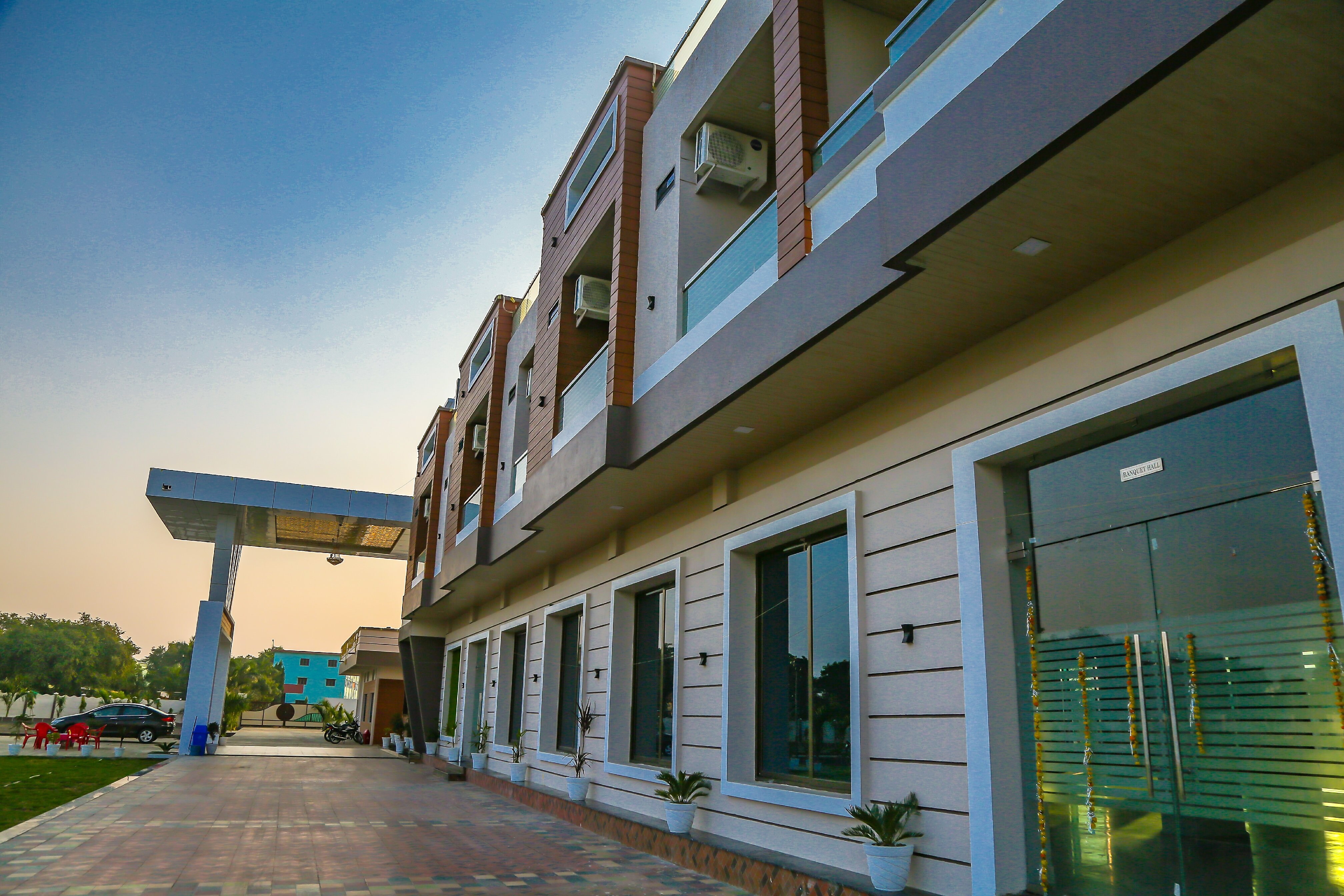 Aashirwad Hotels & Resort - Tap to explore photos