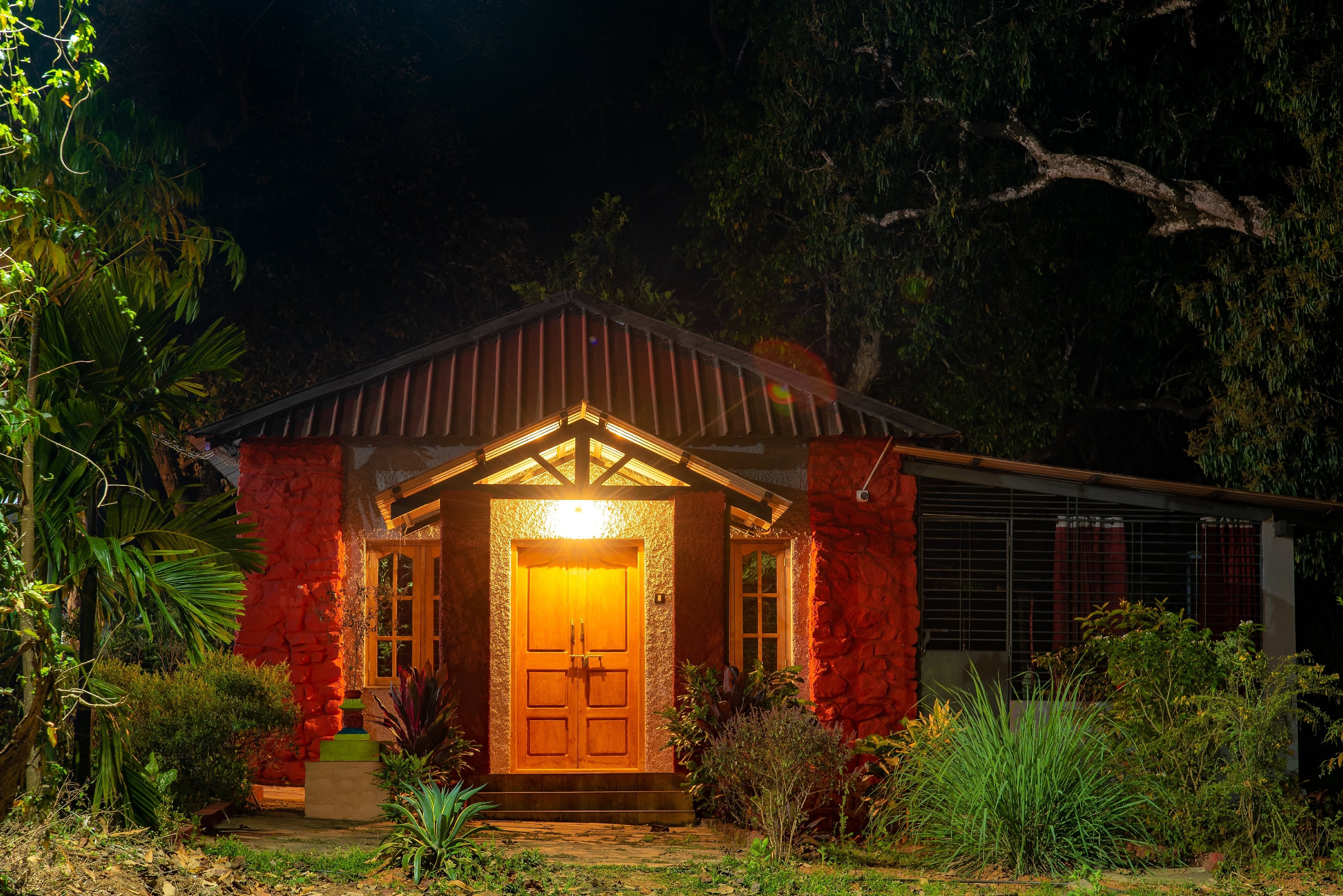 Teju Kutir Homestay | Rooms with Lake Views - Tap to explore photos