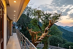 Hotel Aashna by Savitri Sons, Vikasnagar