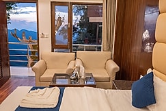Hotel Aashna by Savitri Sons, Mussoorie