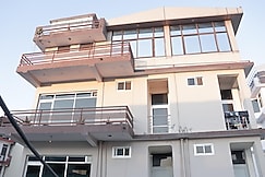 Gayatri Kunj Guest House, Rishikesh