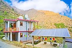 Apple Blush Retreat, Gushaini