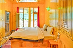 Peekaboo Homestay | Rooms & Kitchen, Jibhi