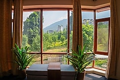 The ForestBound Cottage, Bir Billing