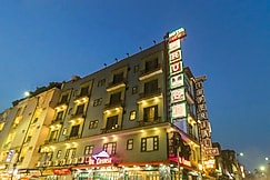 Hotel De Cruise, Delhi