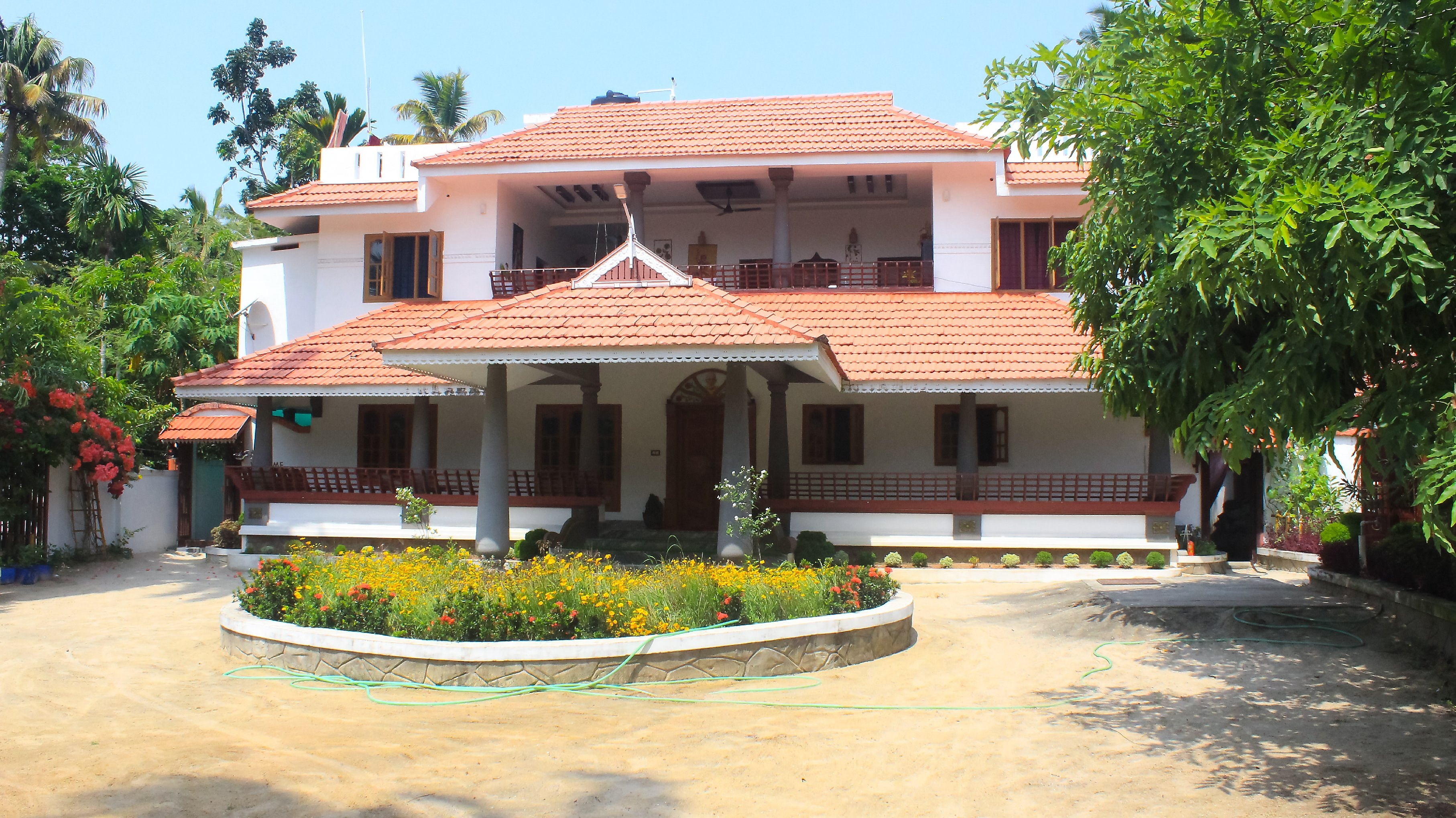 Shore beach homestay - Tap to explore photos