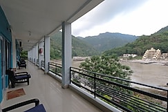 Himalayan Tree on the Ganges Rishikesh, Dhanaulti