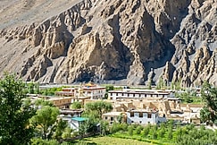 Hotel Maitreya Regency, Tabo