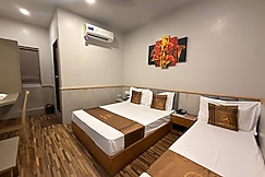 Hotel Apple Palace, Surat
