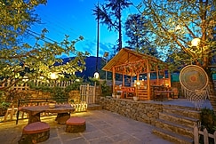 Uncle Nomad, Manali, Manali