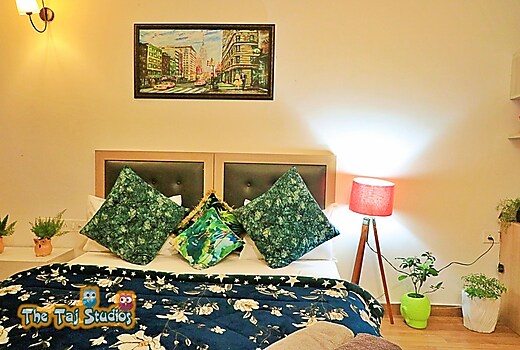 The Taj Studios-Top Place for Couple Friendly Stay