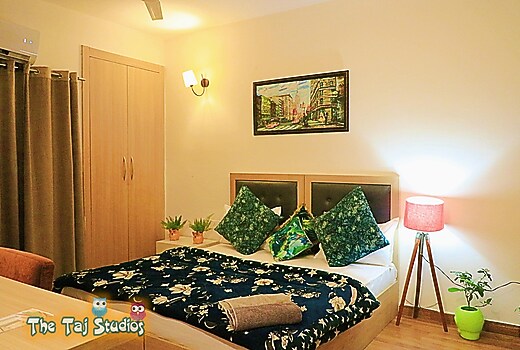 The Taj Studios-Top Place for Stay at Party Place in Noida