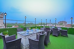 Hotel Skyee Residency Near PGI, Chandigarh