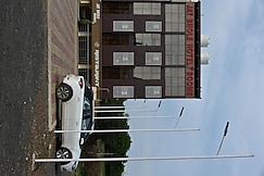 Jay Bhole Hotel And Rooms, Rajpipla