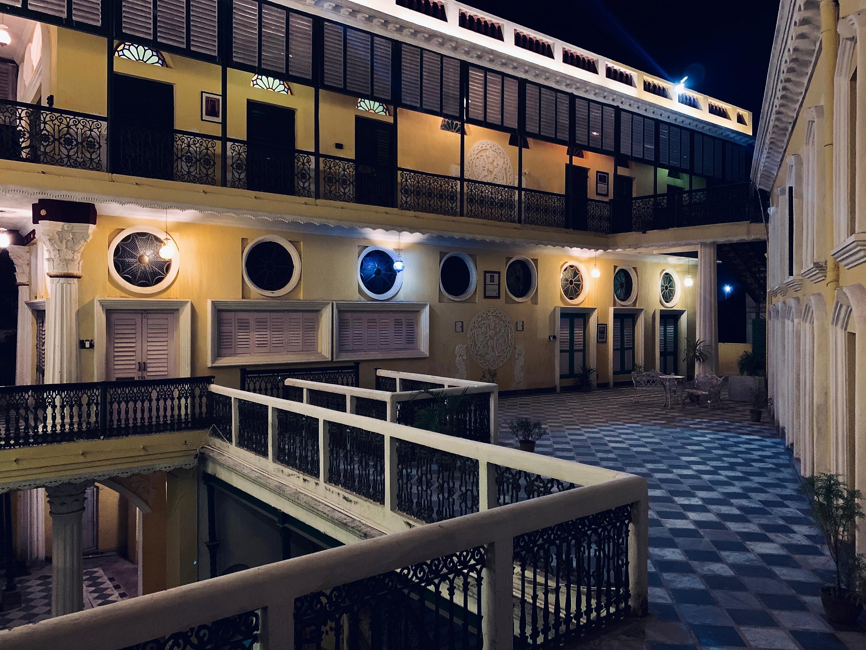 Bari Kothi Rooms & Restaurant Best Rates on Murshidabad Hotel Deals