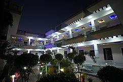 Hotel Samarth Residency, Mehandipur