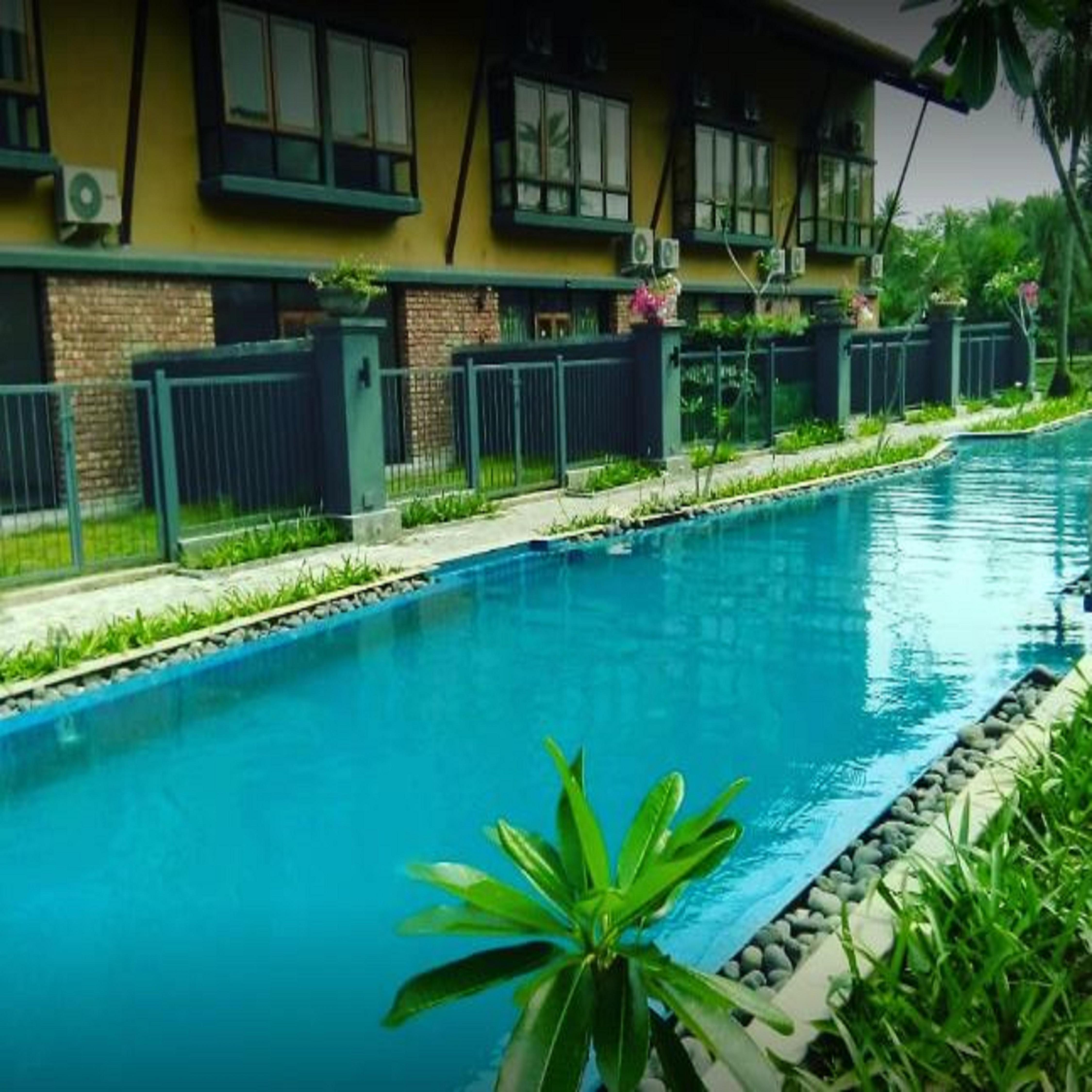 Villa in Raichak - Tap to explore photos
