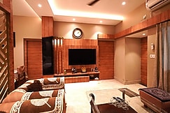 Janaki Villa | Entire 2BHK Luxury Bungalow, Varanasi