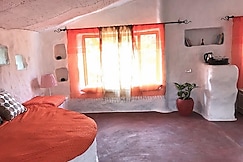 Cob 5 Comfortable Getaway | Rooms & Pool, Dahanu