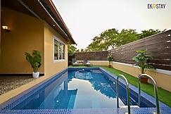 EKOSTAY  - Pine Wood Villa, Alibaug