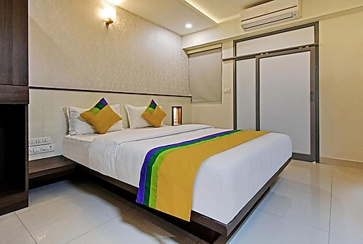 Itsy Hotels Deluxe Inn
