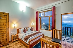 Hotel LA Riqueza Kanatal, Kanatal