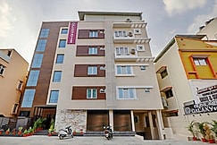 Treebo Galaxy Suites Near Yeshwanthpur Railway Station, Bangalore