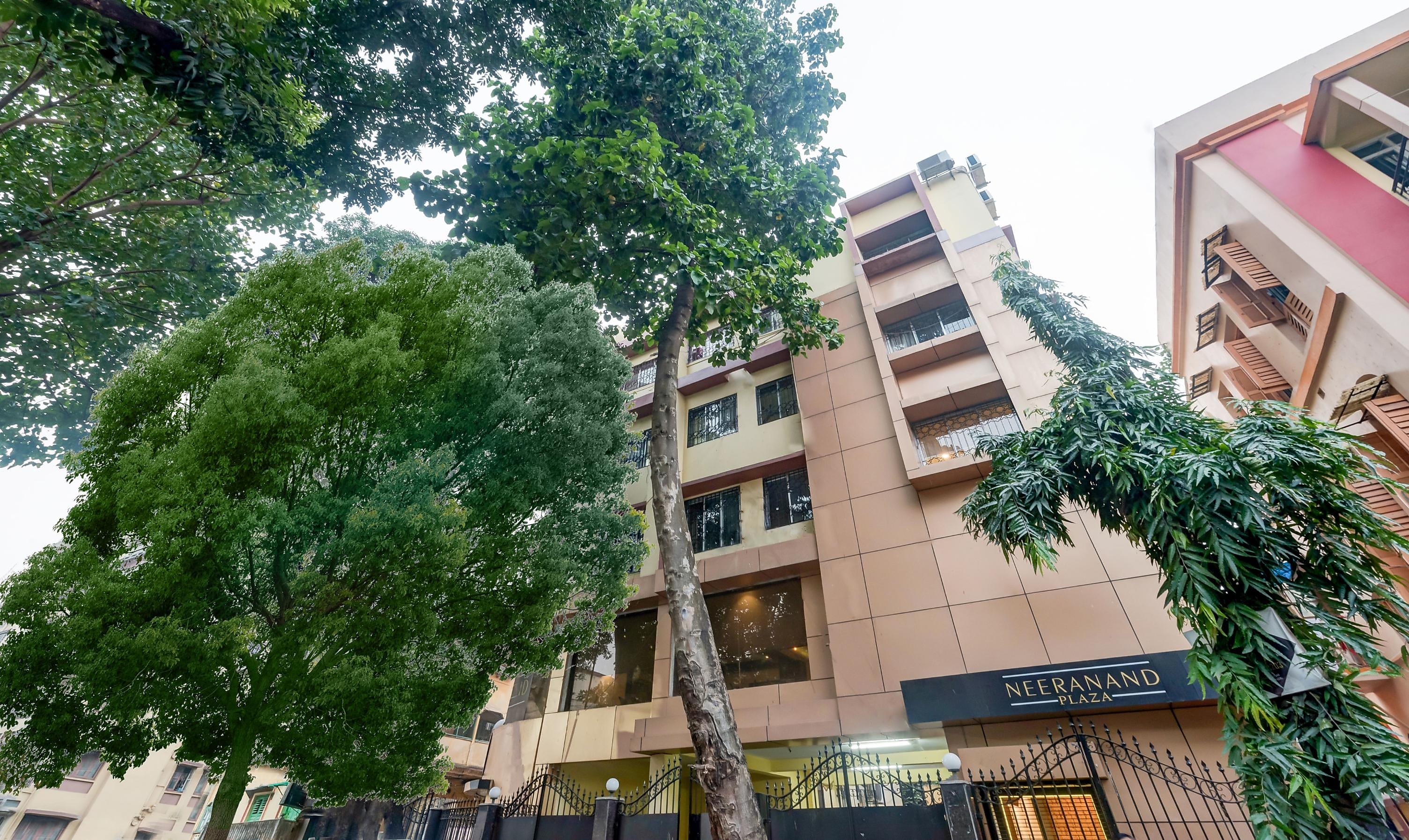 Itsy Hotels Neeranand Plaza - Tap to explore photos