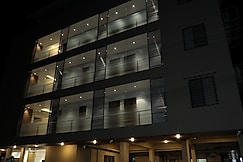 YOGIRAJ EXCLUSIVE LODGE, Tuljapur