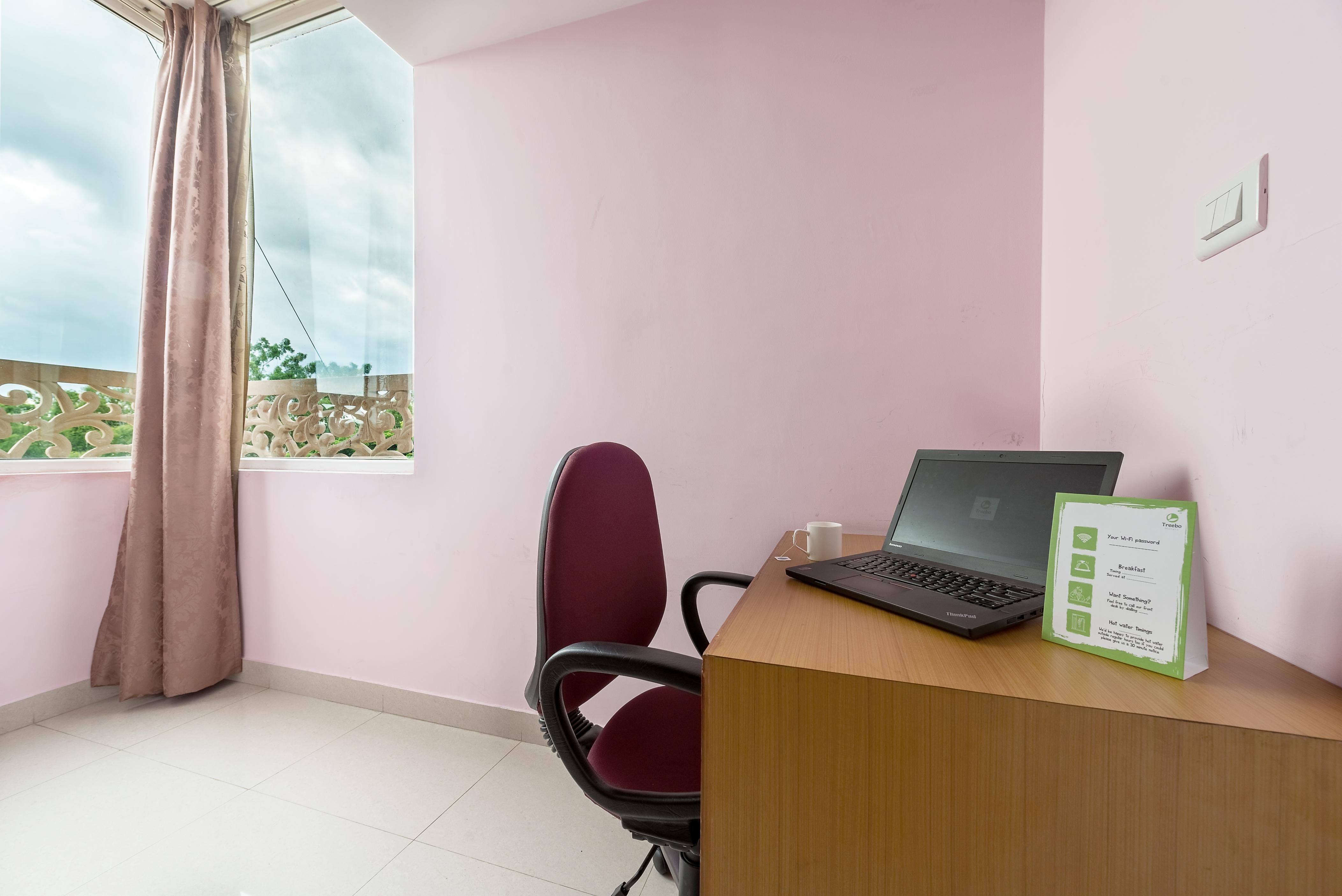 Treebo Akshaya Lalbagh Inn - Tap to explore photos