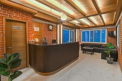 Hotel Silver Line by LA Casa, Vikasnagar