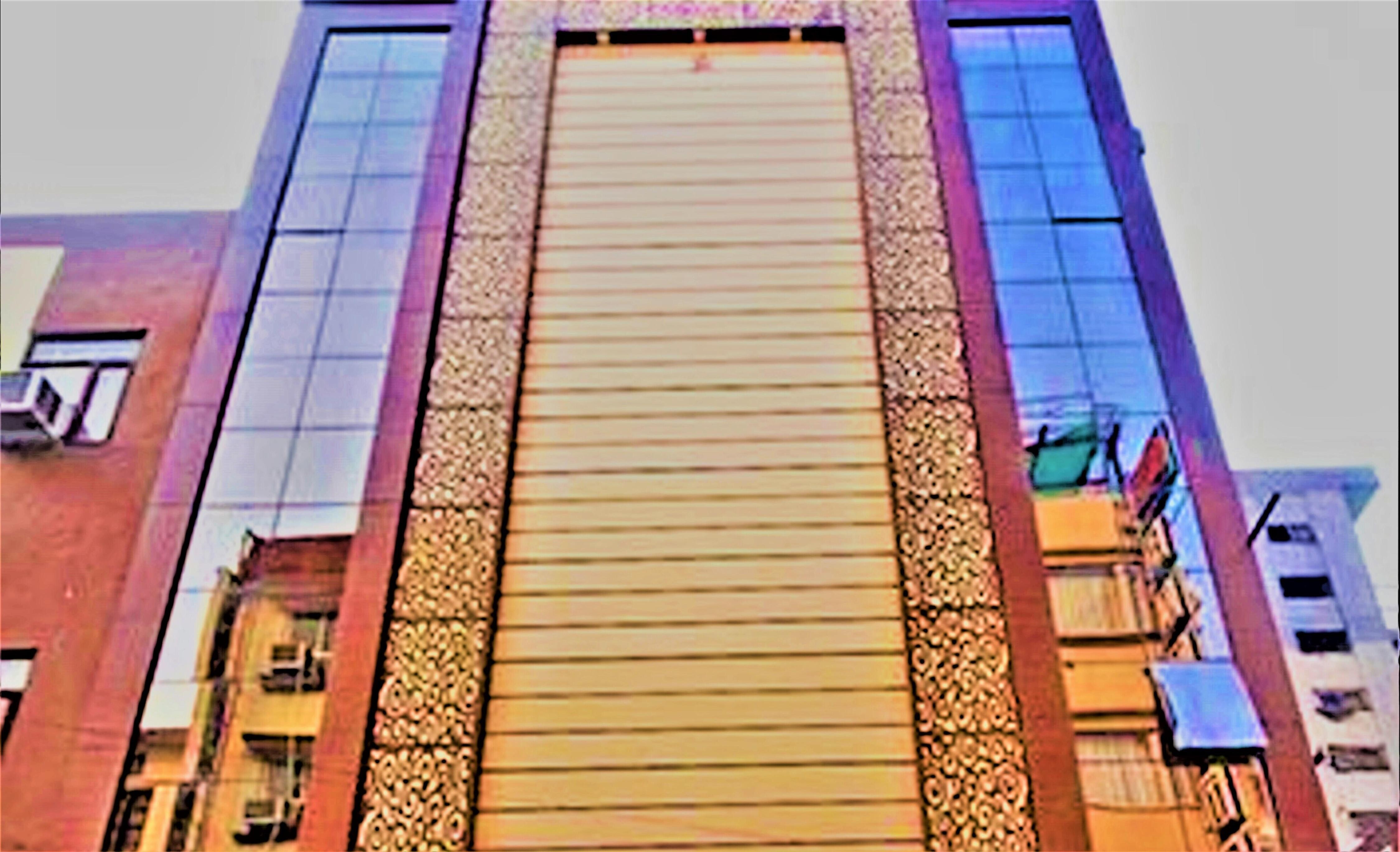 FabExpress TP Suites - Nr. IGI Airport New Delhi - Tap to explore photos