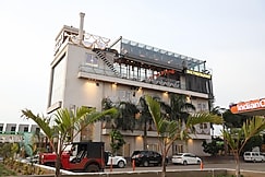 OSHONICSS HOTEL& RESTAURANT, Gadarwara
