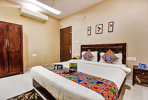 FabExpress Travelers Lodge